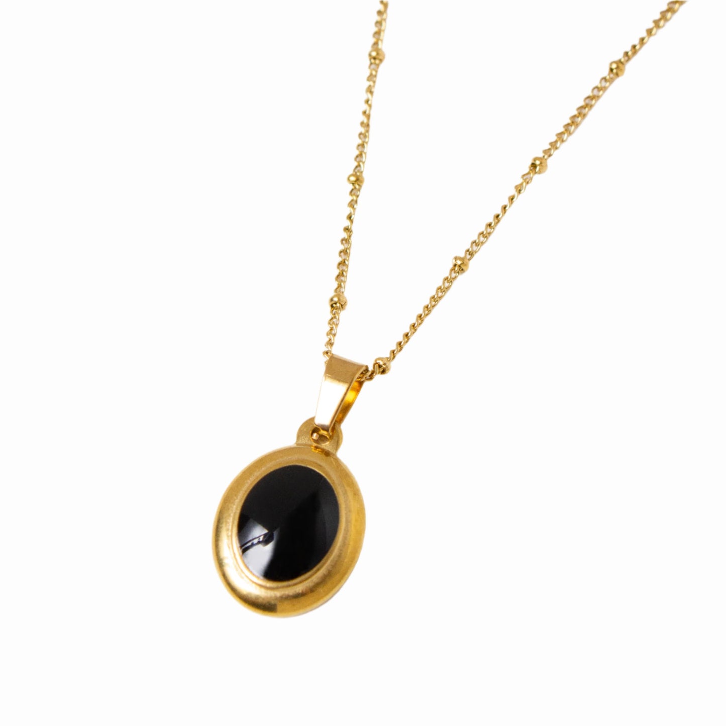 Nero Oval Necklace