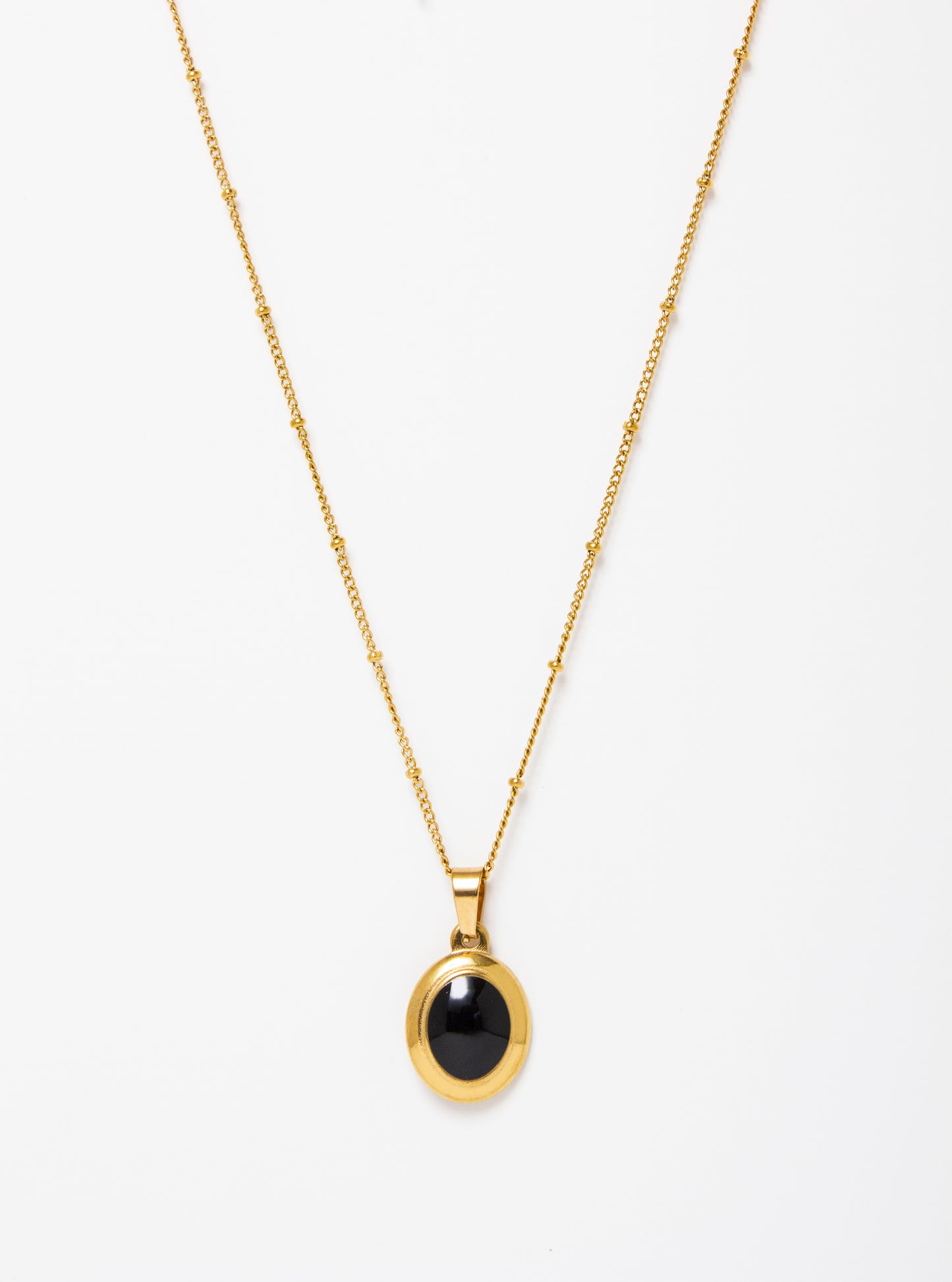 Nero Oval Necklace